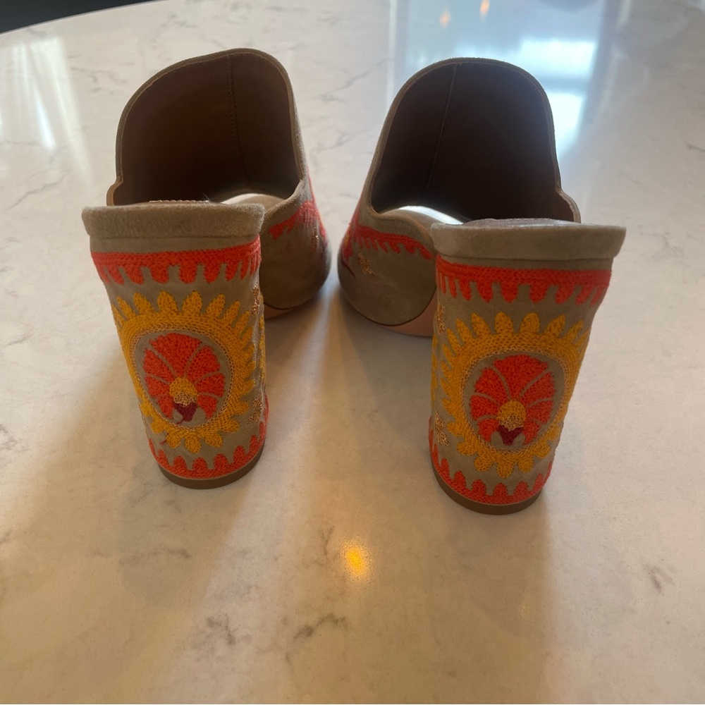 NWT 🧡 Aquazzura Evie Mule 105 Size 36.5 in Grey/Tan Suede w/ Orange Embroidery - Picture 6 of 10